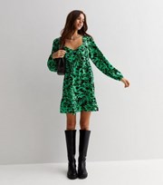 New Look Green Animal Print Sweetheart Neck Long Sleeve Mini Dress